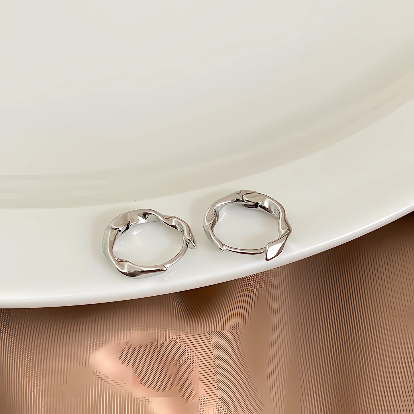 S925 Sterling Silver Minimalist Versatile Möbius Silver Earrings